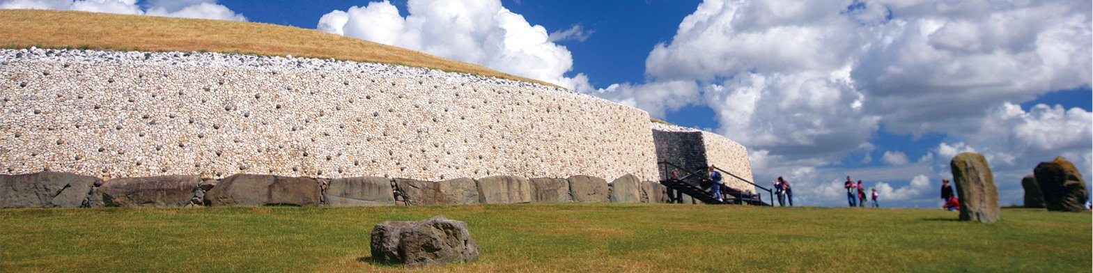 Ireland’s Ancient East Coach Tours Boyne Valley viewed from Below - Day Tour by Coach