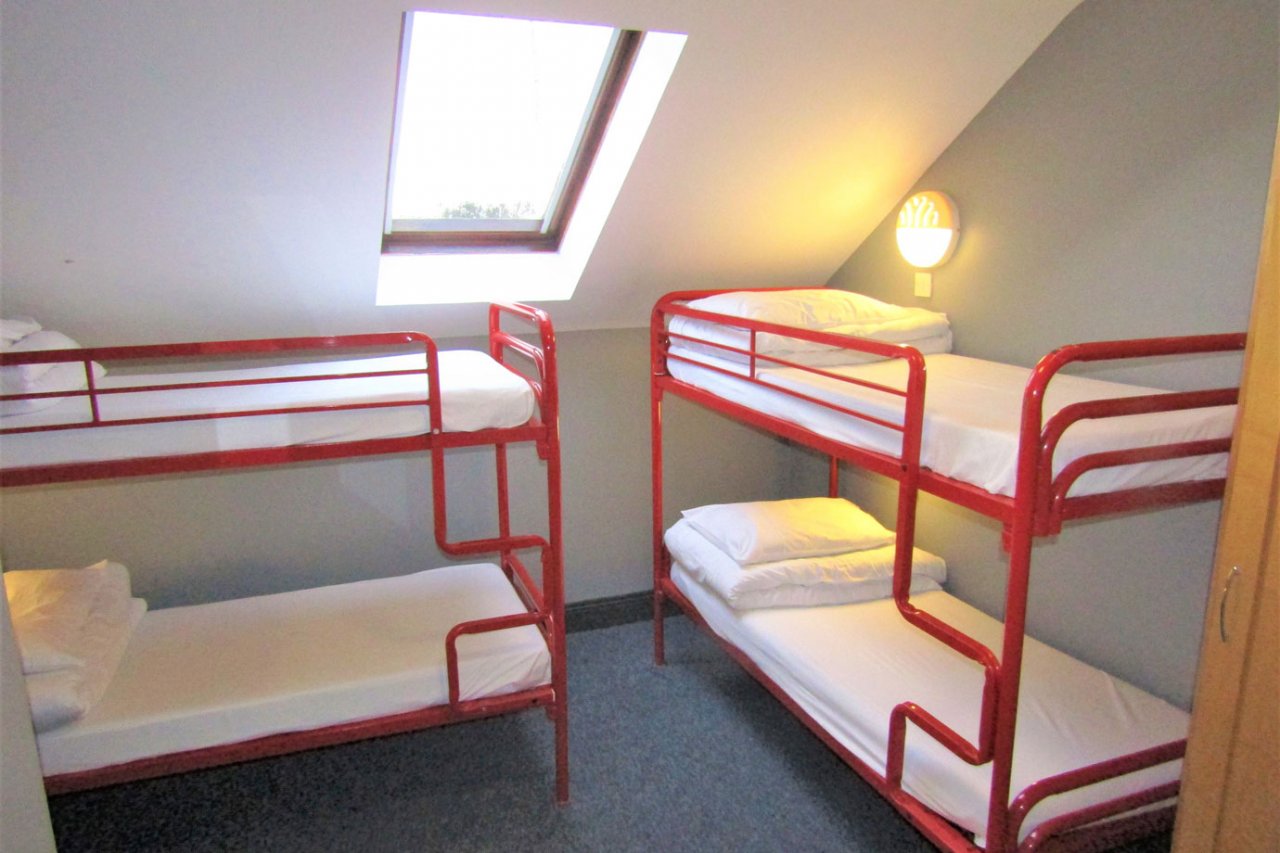 4 Students Dorm in Galway Hostel 2 Bunk Beds in Group Hostel Accommodation - Red Bad Frames