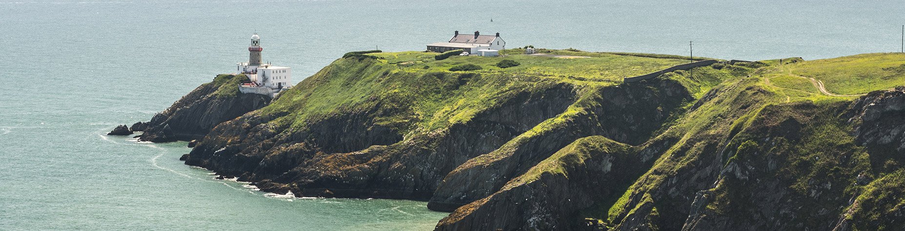 Scenic Howth Cliff Walk to the Lighthouse Scenic Howth Cliff Walk to the Lighthouse